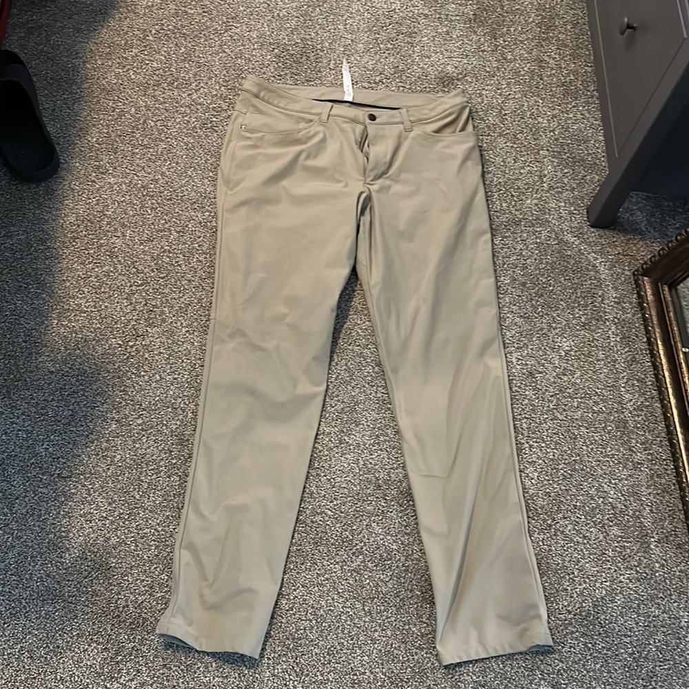 Size 34 men’s lululemon abc pants khaki